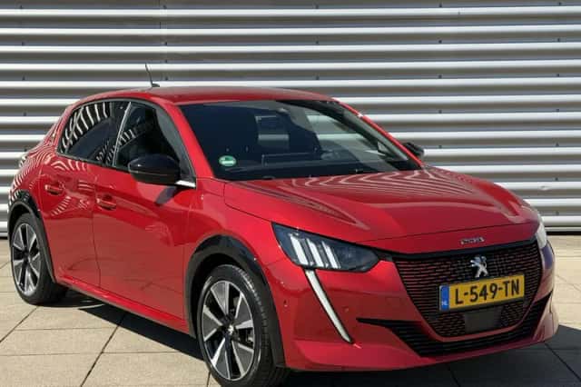 Peugeot e-208 (2021) thumbnail 3