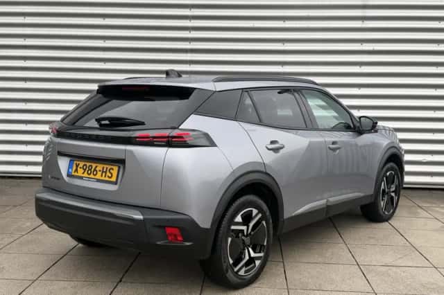 Peugeot e-2008 (2023) thumbnail 3