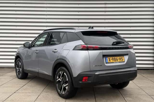 Peugeot e-2008 (2023) thumbnail 4