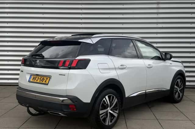 Peugeot 3008 (2020) thumbnail 4