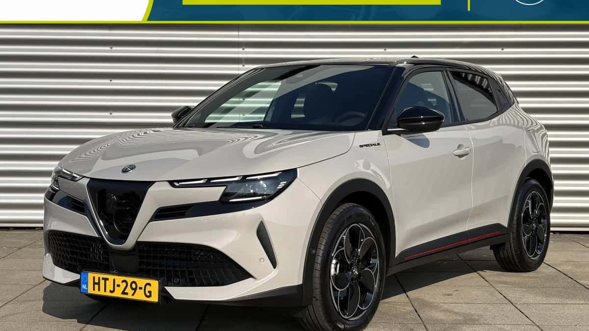 Alfa Romeo Junior (2025) — foto 1