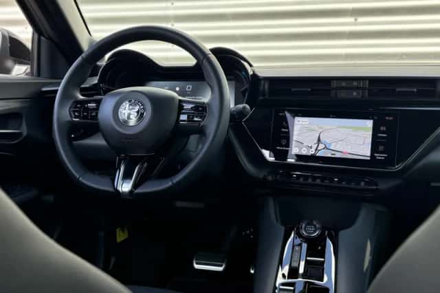 Alfa Romeo Junior (2025) thumbnail 12