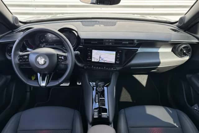 Alfa Romeo Junior (2025) thumbnail 9