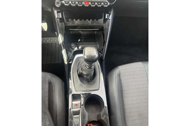 Peugeot 208 (2022) thumbnail 12