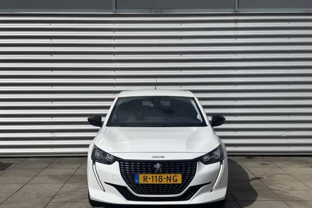 Peugeot 208 (2022) thumbnail 6