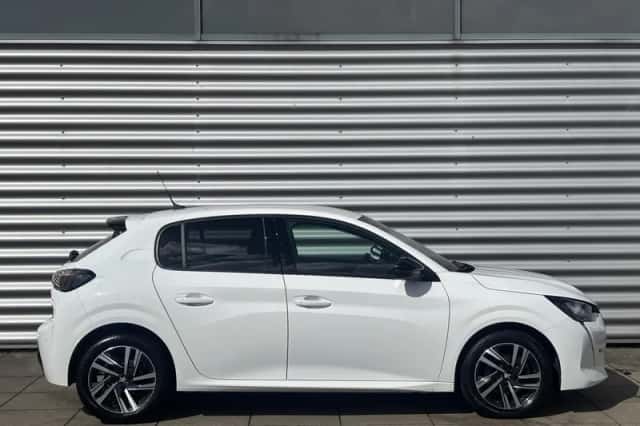 Peugeot 208 (2022) thumbnail 8