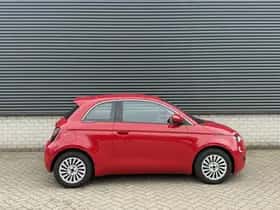 Fiat 500 (2023) thumbnail 5