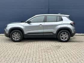 Jeep Avenger (2024) thumbnail 2