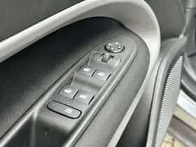 Jeep Avenger (2024) thumbnail 32