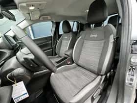 Jeep Avenger (2024) thumbnail 8