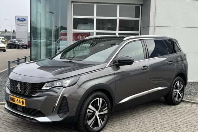 Peugeot 5008 (2022) thumbnail 3