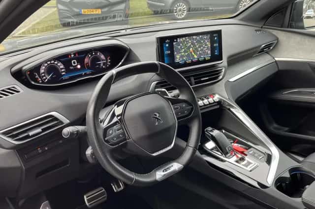 Peugeot 5008 (2022) thumbnail 6