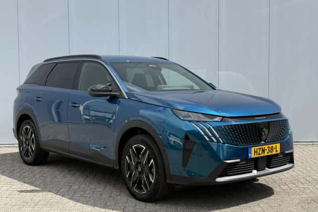 Peugeot 5008 (2025) thumbnail 3