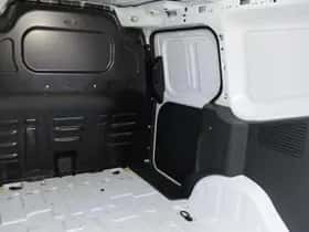 Ford Transit Courier (2024) thumbnail 12