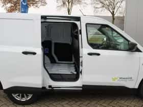Ford Transit Courier (2024) thumbnail 13