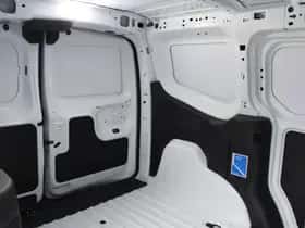 Ford Transit Courier (2024) thumbnail 14