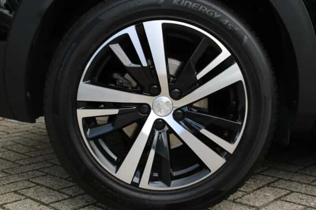 Peugeot 3008 (2024) thumbnail 6