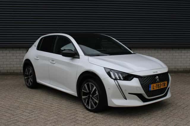 Peugeot 208 (2021) thumbnail 3