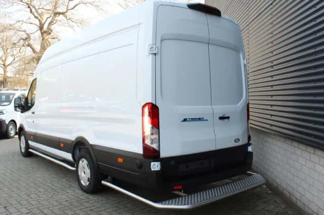 Ford E-Transit (2026) thumbnail 4