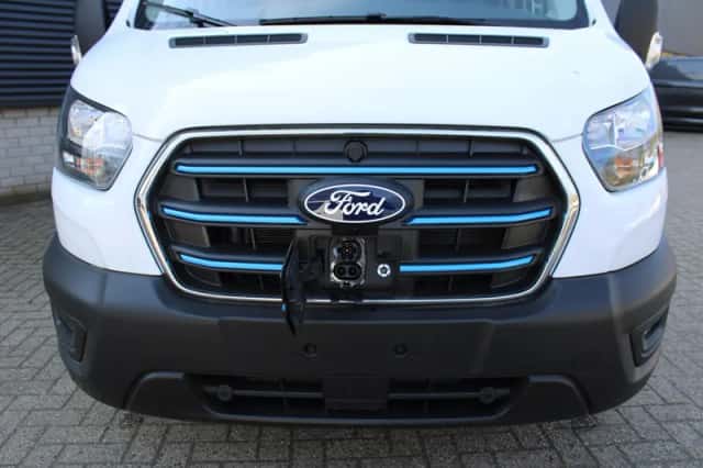 Ford E-Transit (2026) thumbnail 6