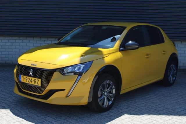 Peugeot e-208 (2023) thumbnail 2