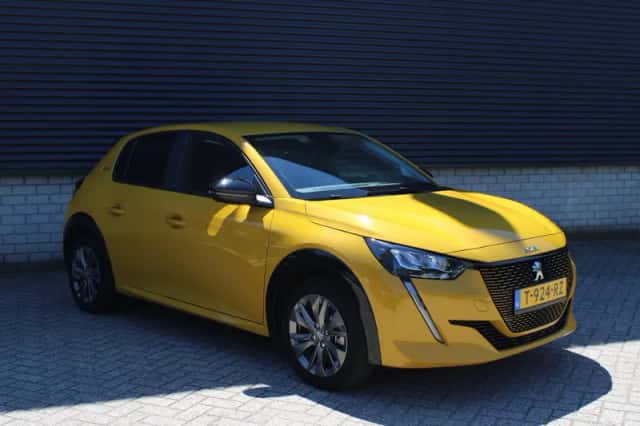 Peugeot e-208 (2023) thumbnail 5