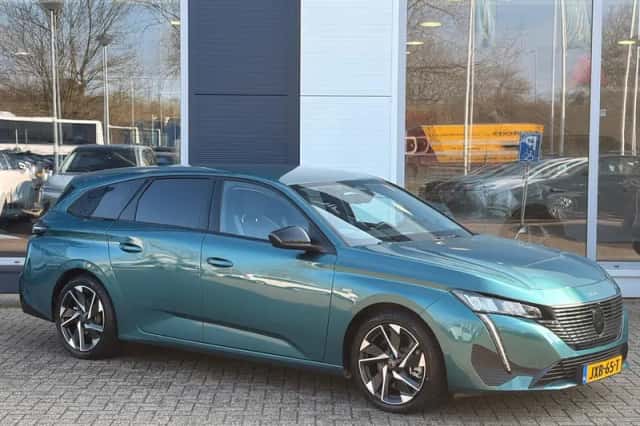 Peugeot 308 (2022) thumbnail 3