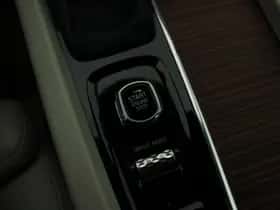 Volvo XC60 (2019) thumbnail 25