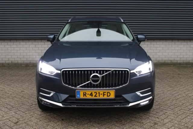 Volvo XC60 (2019) thumbnail 4