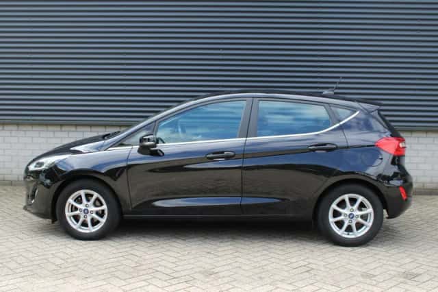 Ford Fiesta (2021) thumbnail 3
