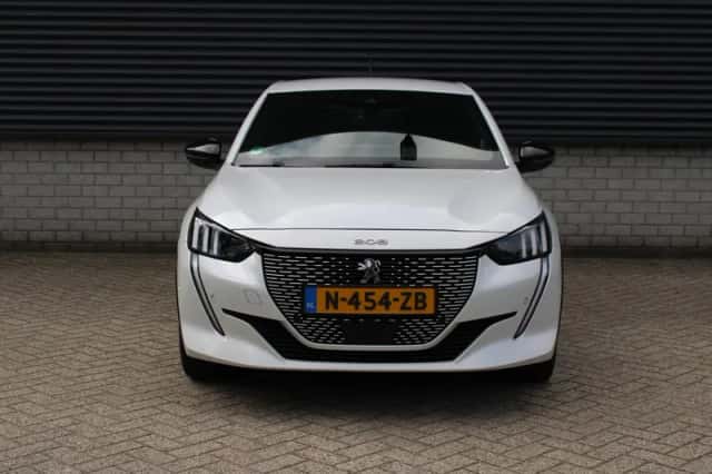 Peugeot e-208 (2022) thumbnail 3
