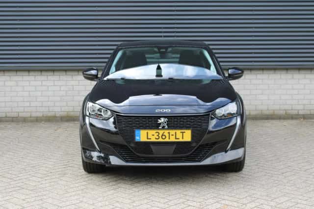 Peugeot e-208 (2021) thumbnail 4