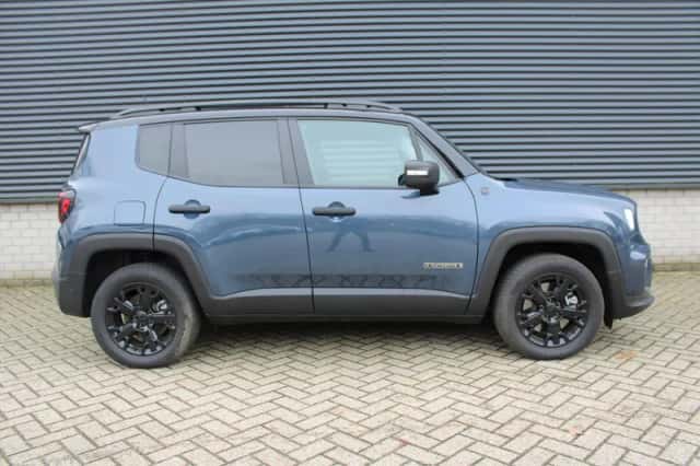 Jeep Renegade (2025) thumbnail 5