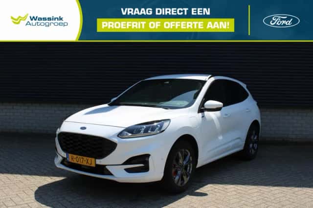 Ford Kuga (2022) thumbnail 1