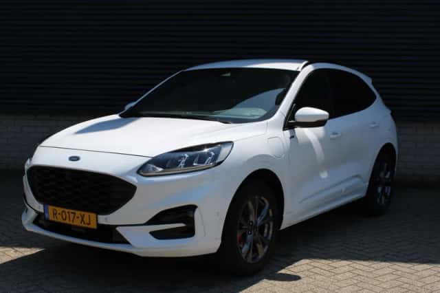 Ford Kuga (2022) thumbnail 2