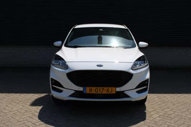 Ford Kuga (2022) thumbnail 3