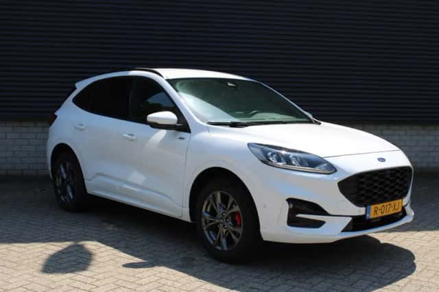 Ford Kuga (2022) thumbnail 4