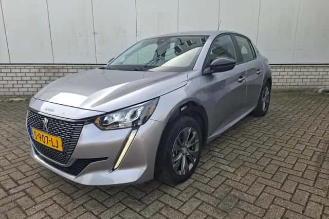 Peugeot e-208 (2023) thumbnail 3
