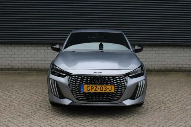 Peugeot 208 (2024) thumbnail 3