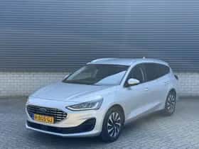 Ford Focus (2022) thumbnail 2