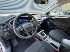 Ford Focus (2022) thumbnail 29