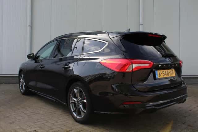 Ford Focus (2021) thumbnail 4
