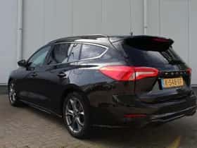 Ford Focus (2021) thumbnail 4