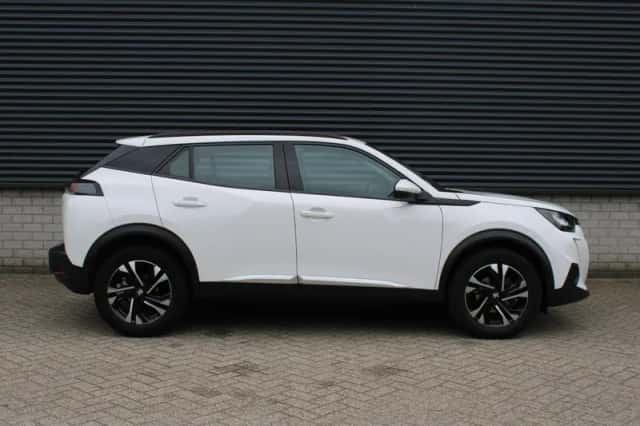 Peugeot 2008 (2021) thumbnail 5