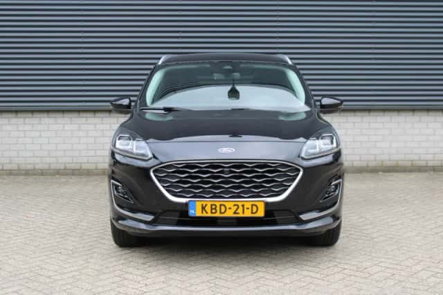 Ford Kuga (2022) thumbnail 3