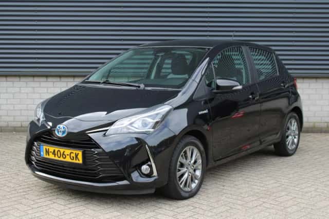 Toyota Yaris (2018) thumbnail 2