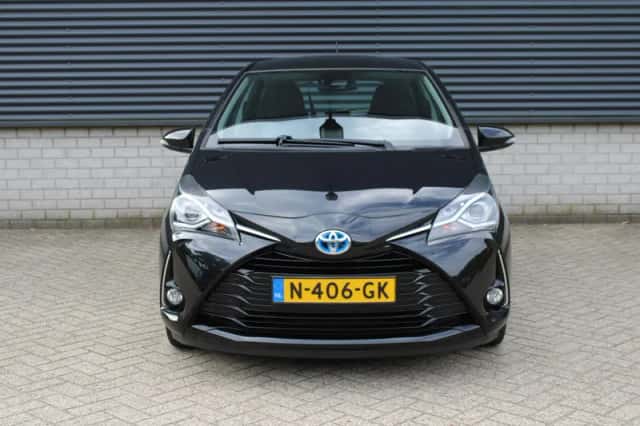 Toyota Yaris (2018) thumbnail 3