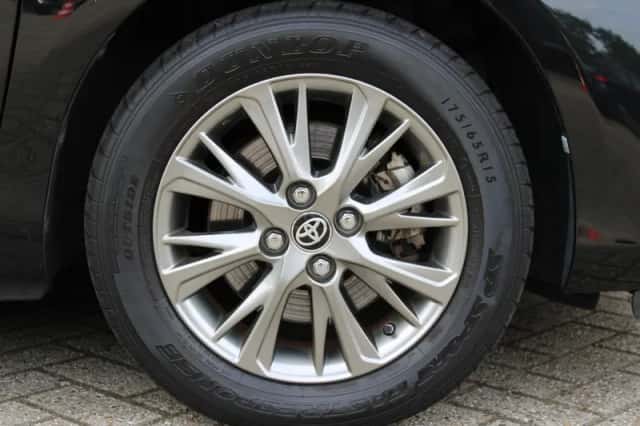Toyota Yaris (2018) thumbnail 6