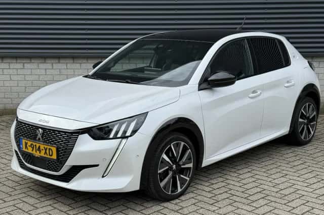 Peugeot 208 (2021) thumbnail 2