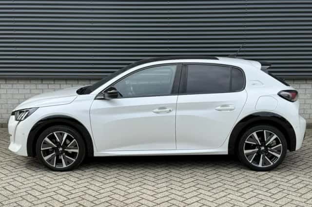 Peugeot 208 (2021) thumbnail 3